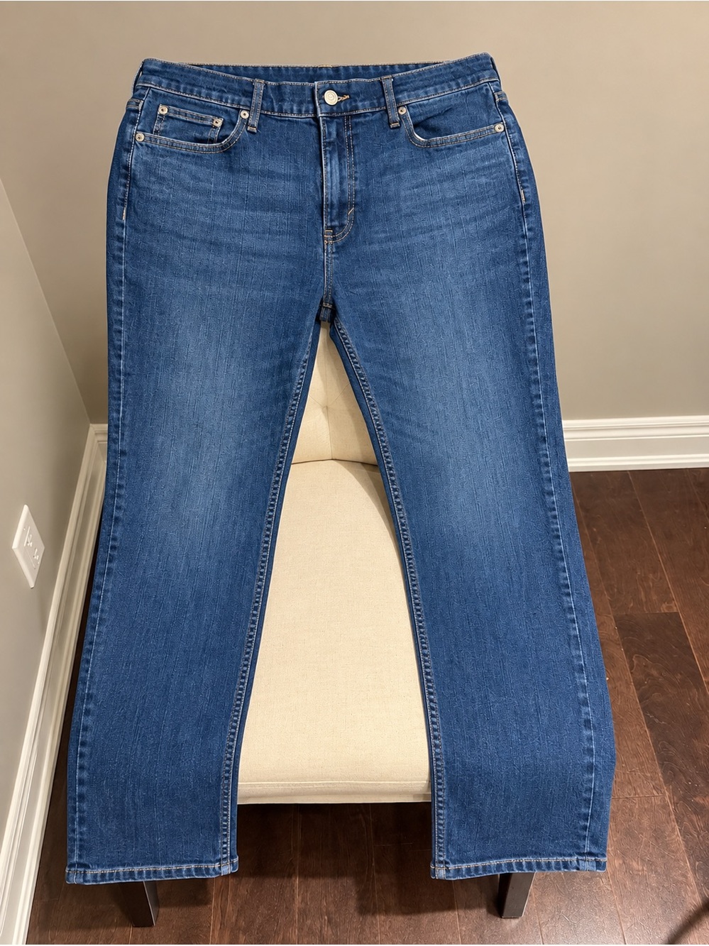Banana Republic Girlfriend Jeans Size 31/12 – Medium Wash Denim - Picture 3 of 6
